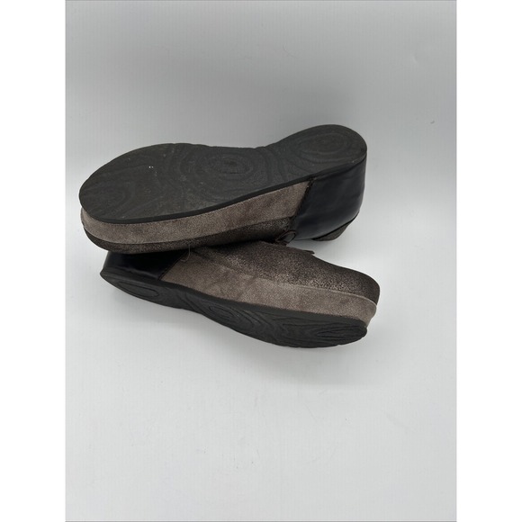 OTBT Aura Womens Mary Jane Wedge Shoes Sz 8.5 M Pewter Metallic Leather Brown - Picture 11 of 13